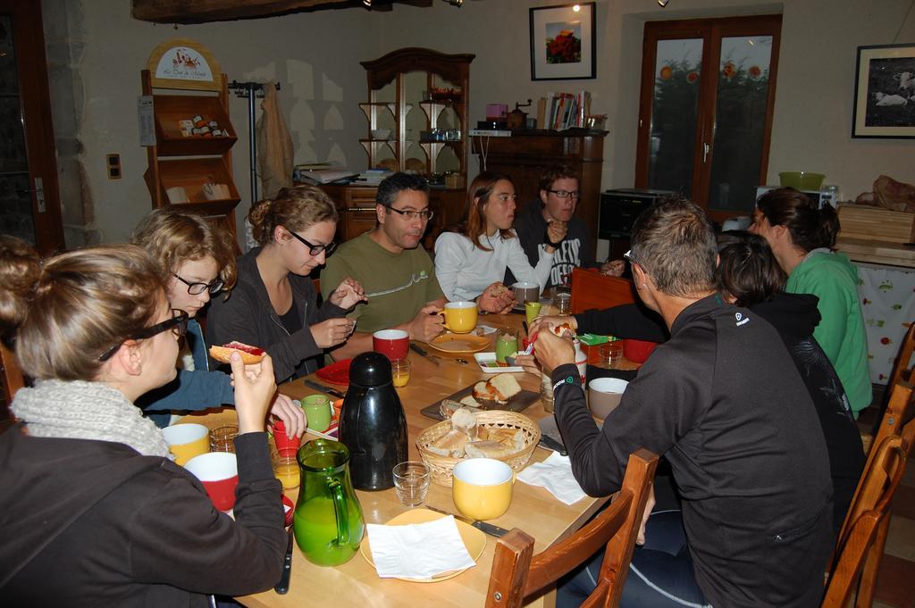 Ferme De La Corbette Bed & Breakfast Cluny Bagian luar foto